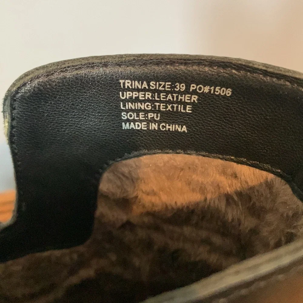 Umberto Rafini Black Leather Upper Furry Lined Ankle Boot Size 39 US Siz…